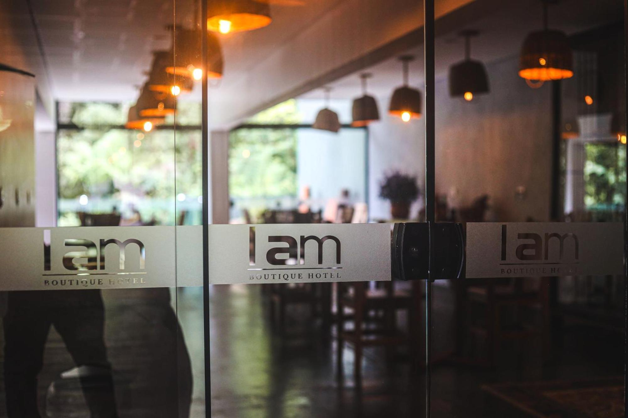 I Am Boutique By Unna Hotel